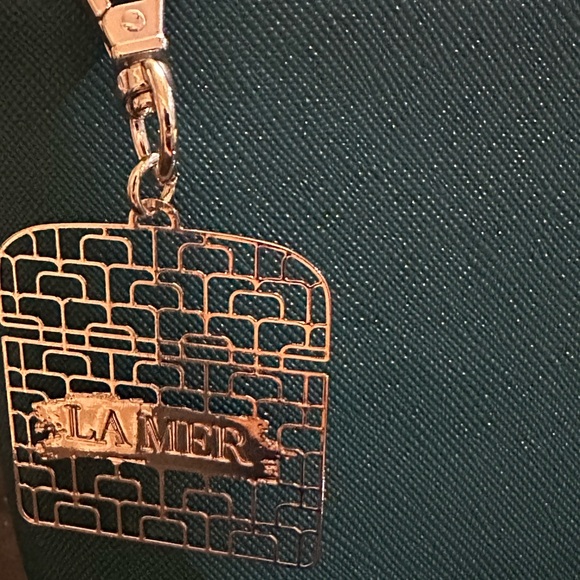 La Mer The Bag Charm Keychain Keyring Key Chain NEW - Picture 2 of 7